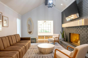 Styled, cozy residential retreat near town center